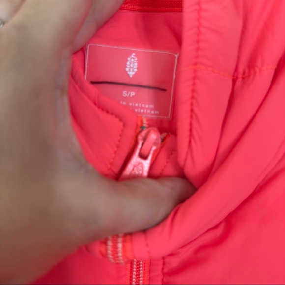 NWOT FREE PEOPLE FP MOVEMENT PIPPA PACKABLE PUFFER JACKET NEON CORAL - Picture 7 of 11